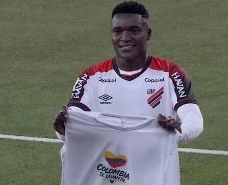 ¡DE BUENAVENTURA A REY DEL GOL! El colombiano Viveros manda en Brasil y apunta más alto