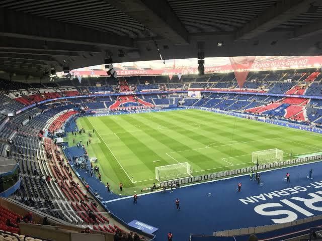 ¡MULTA! El PSG pagará 150.000 euros por el césped