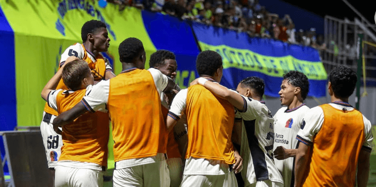 ¡LIDERATO AGÓNICO! El uruguayo Espinel mantiene al Olimpia en la cima