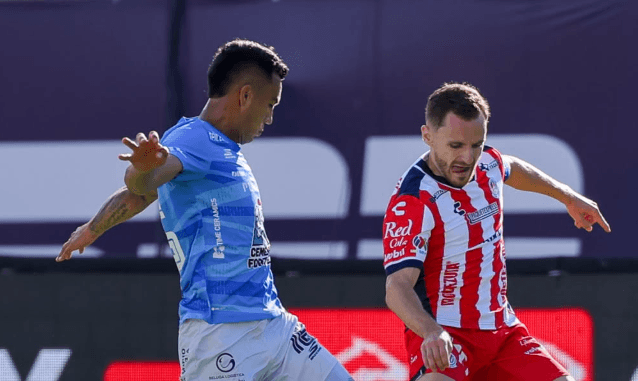 ¡GOLAZO! El chileno Mora rescata al San Luis ante Pachuca