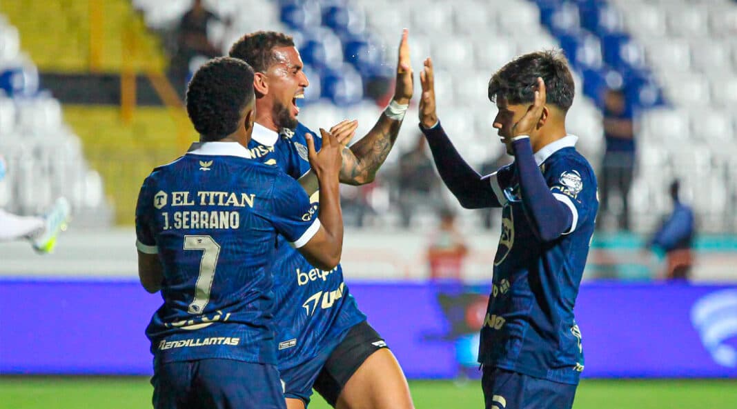 ¡DOBLETE! El uruguayo De Olivera lidera la goleada del Motagua
