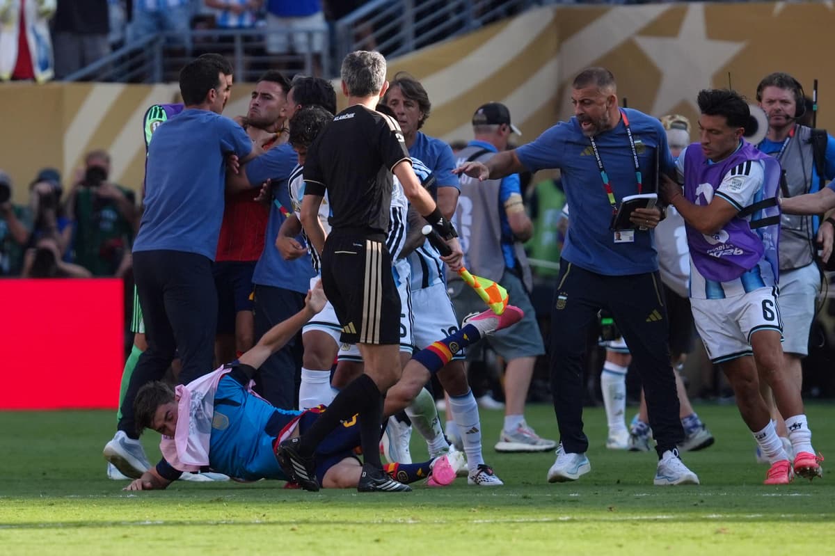 De la Fuente, sobre los incidentes tras la final: «Nuestros jugadores fueron las víctimas»