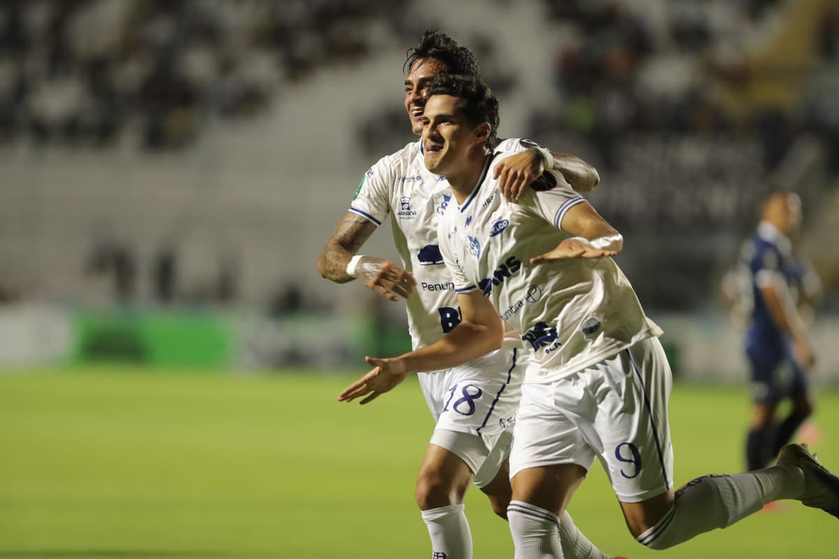 ¡LA LEGIÓN EXTRANJERA MANDA! Mexicanos, panameño y estadounidense brillan en el fútbol costarricense