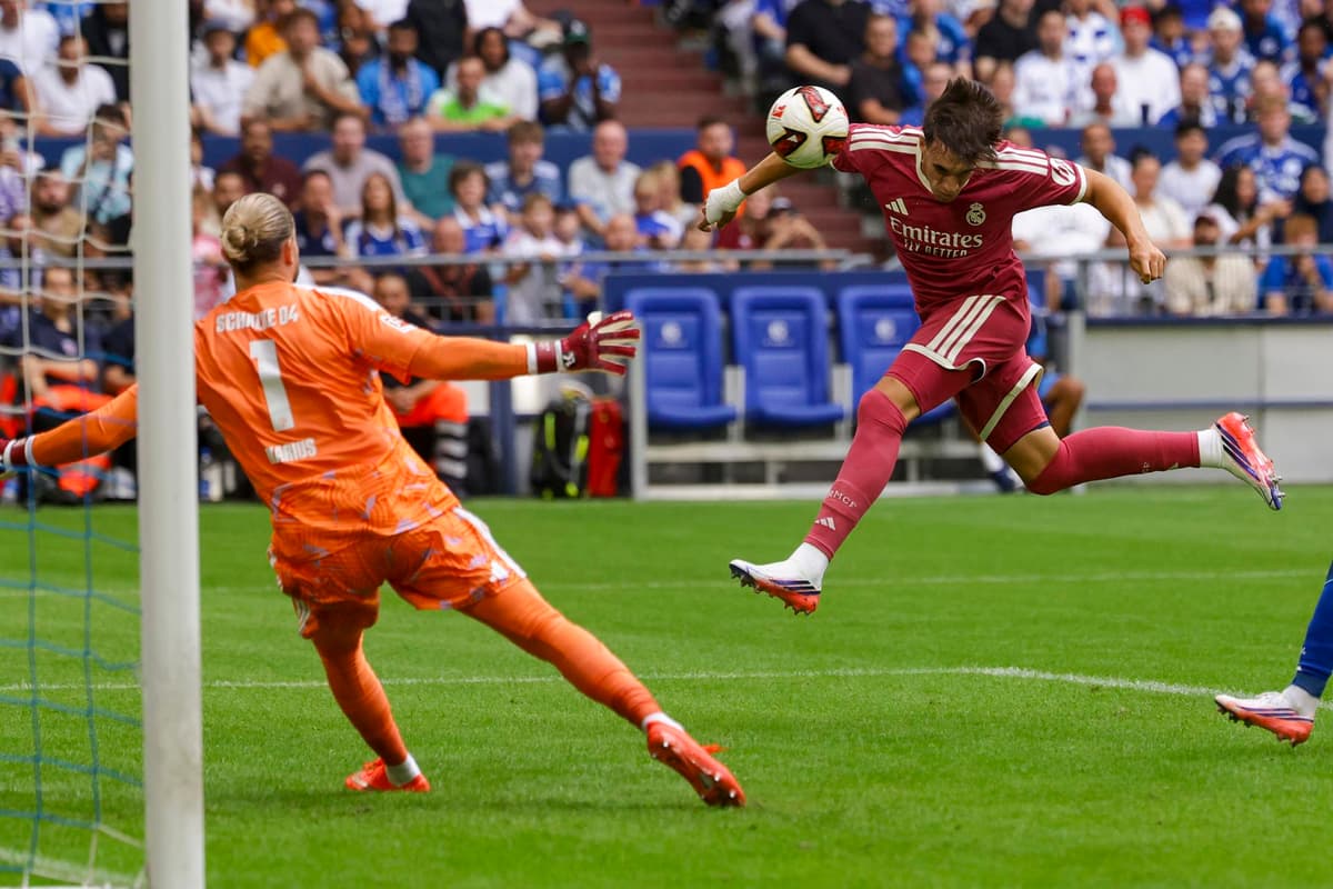 El joven Espí pide paso en el Real Madrid