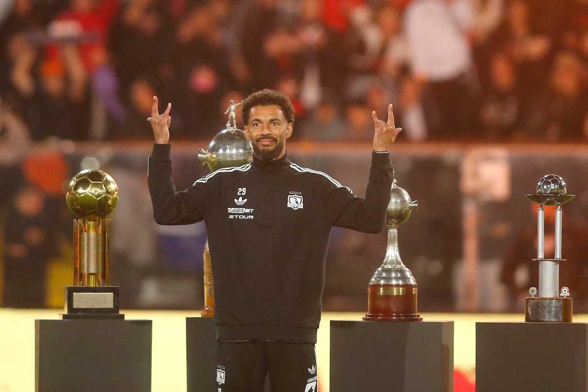 FICHAJE DE IMPACTO: VOZINHA DESATA LA LOCURA EN COLO COLO CON UNA PRESENTACIÓN ESPECTACULAR