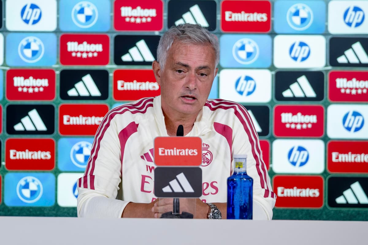 Mourinho: “No pienso que haya un árbitro que piense que es amigo de Negreira”