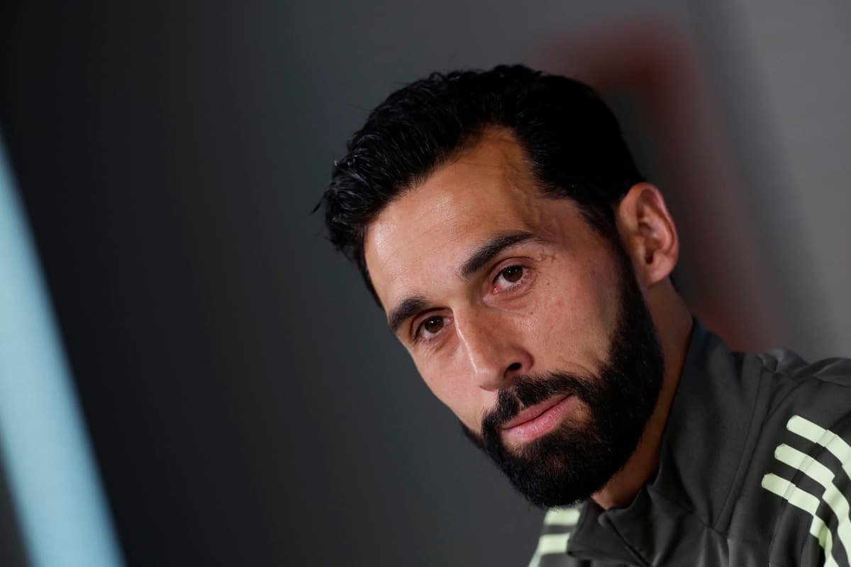 ¡RIVALES! El español Arbeloa avisa a Alonso: 90 minutos sin amistad