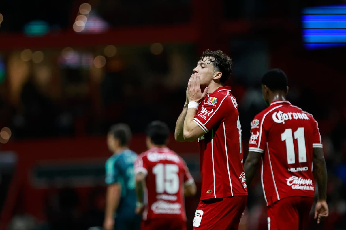 El Toluca del uruguayo Viñas visita al Atlante del ecuatoriano Julio, en el Apertura