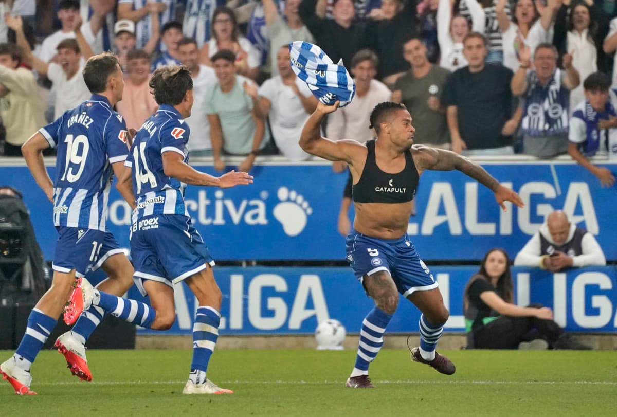 3-0. El Alavés se aprovecha de la inferioridad numérica del Getafe