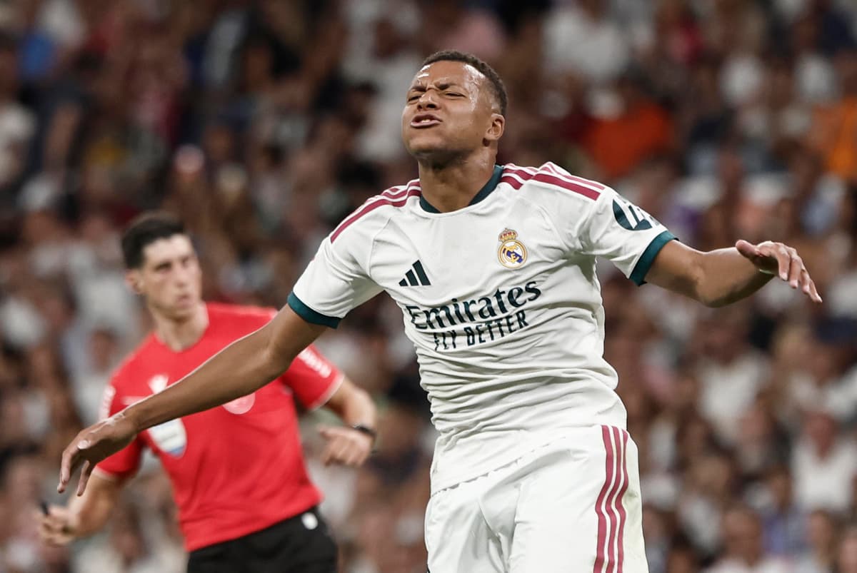 Triplete y liderato de Mbappé