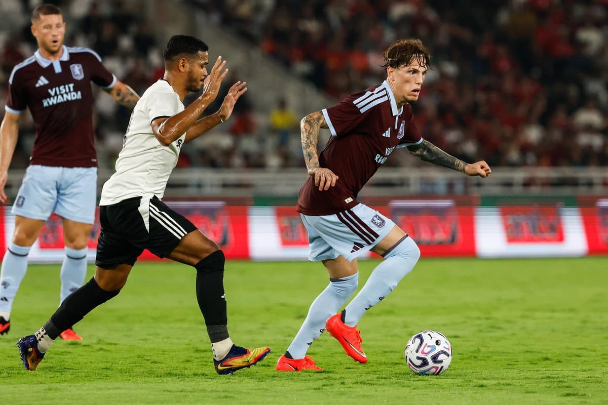 ¡VOLVIÓ A SONREÍR! El argentino Garnacho celebra su debut con Aston Villa