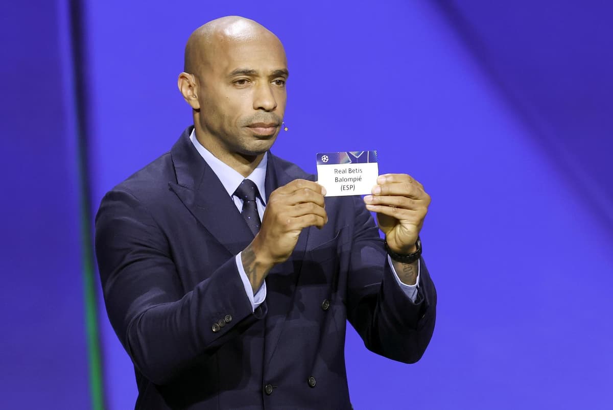 El Betis, con Arsenal, Bayern, Oporto, Dortmund, Feyenoord, Lille, Como y Slovan