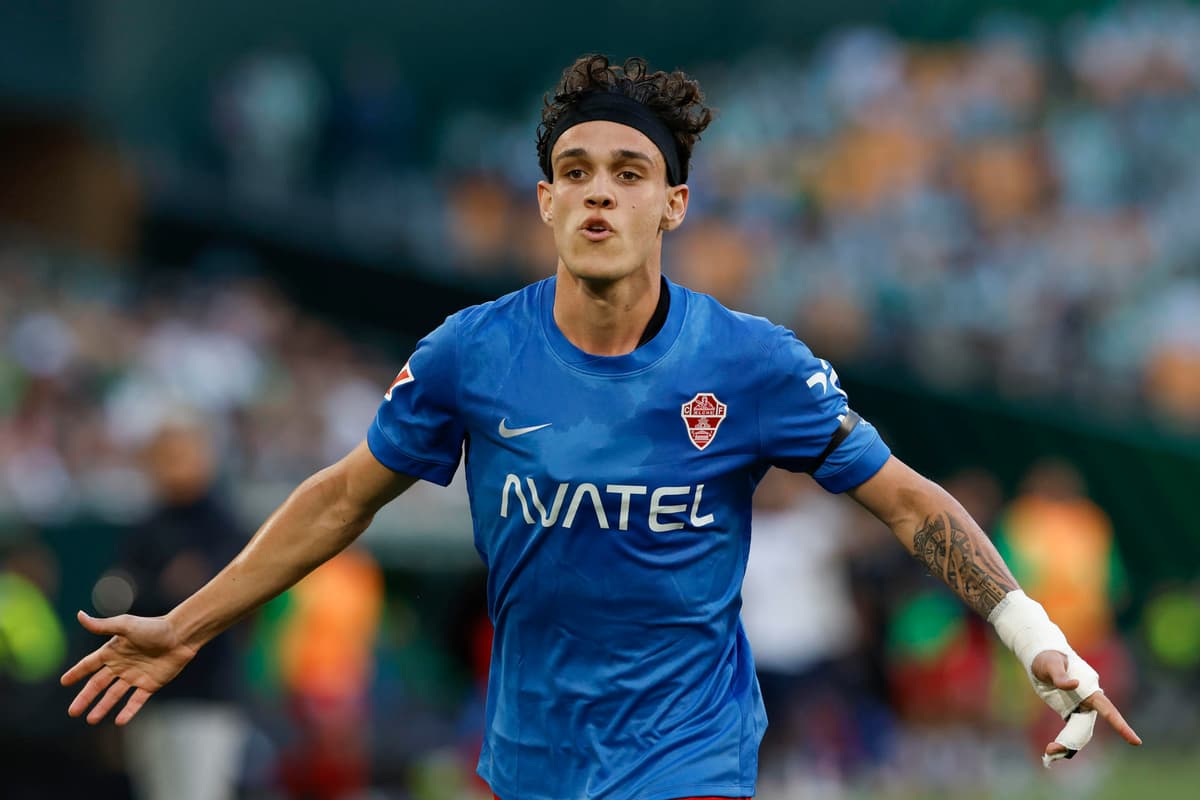 El Barcelona traspasa al lateral Héctor Fort a la Real Sociedad