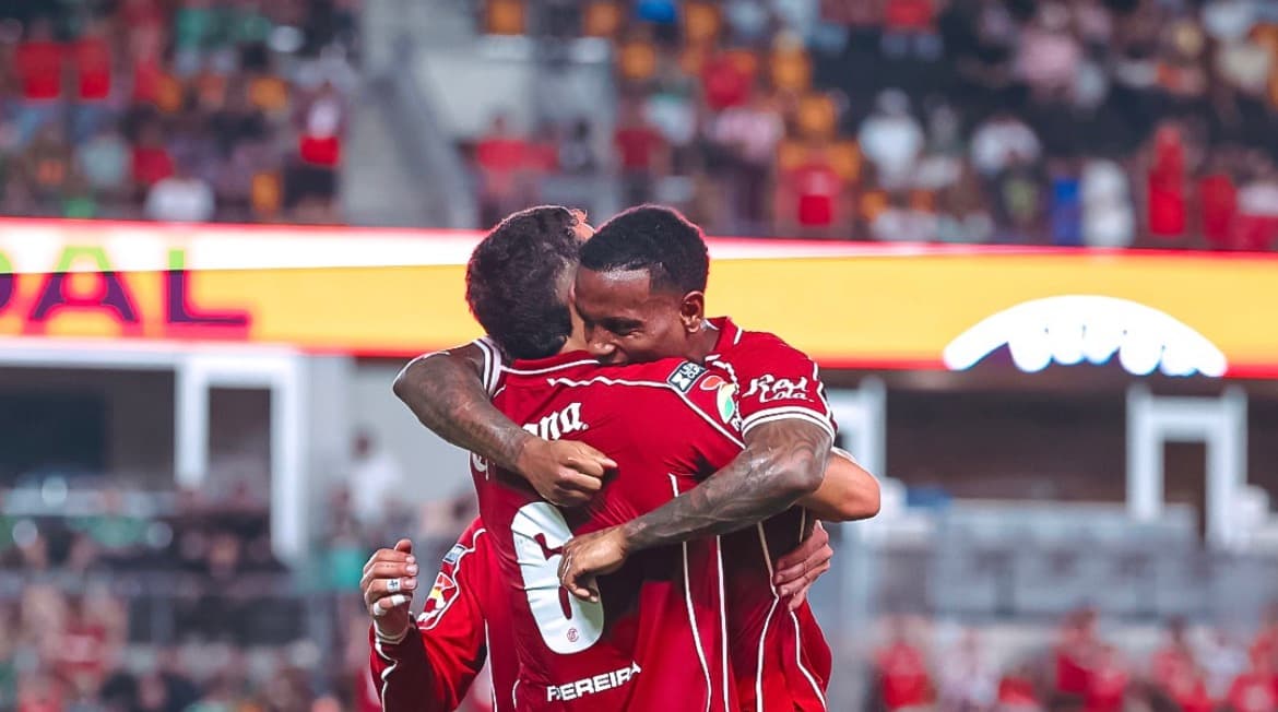 ¡CHOQUE DE LATINOS! El brasileño Helinho y el colombiano Arcila dejan sensaciones opuestas en Leagues Cup