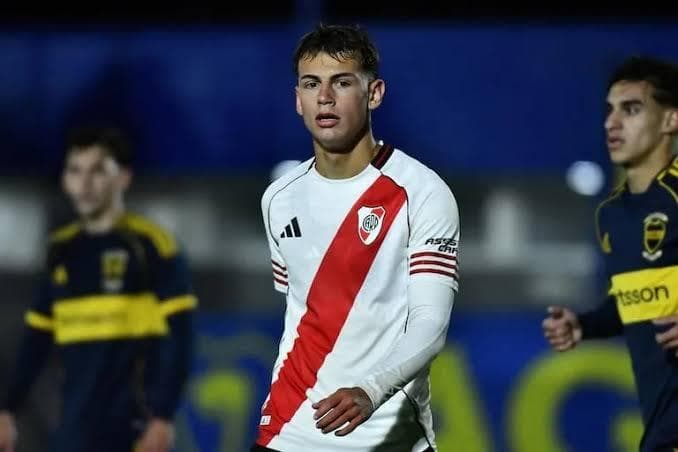 ¡FICHAJE! El argentino Freitas firma con Flamengo hasta 2031
