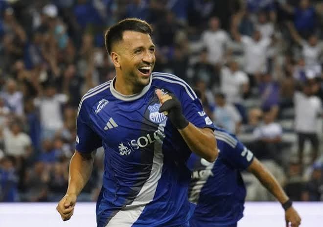 ¡GOLPE CLAVE! El argentino Leguizamón le da a Emelec un lugar en la pelea por la Sudamericana