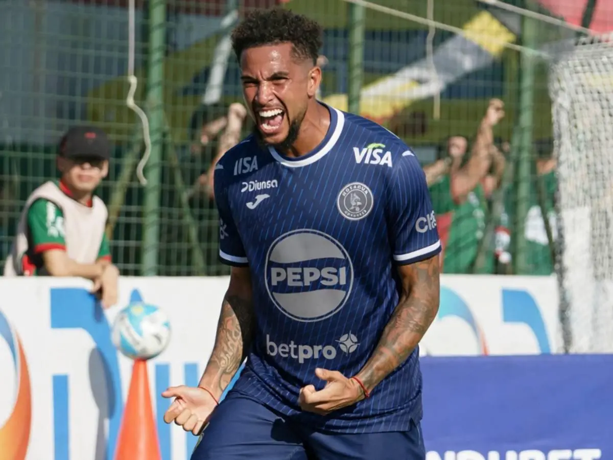 ¡GOLEADOR Y REFERENTE! El uruguayo Rodrigo de Olivera busca seguir haciendo historia con Motagua