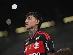 ¡RENOVADO! El chileno Erick Pulgar seguirá en Flamengo hasta 2029