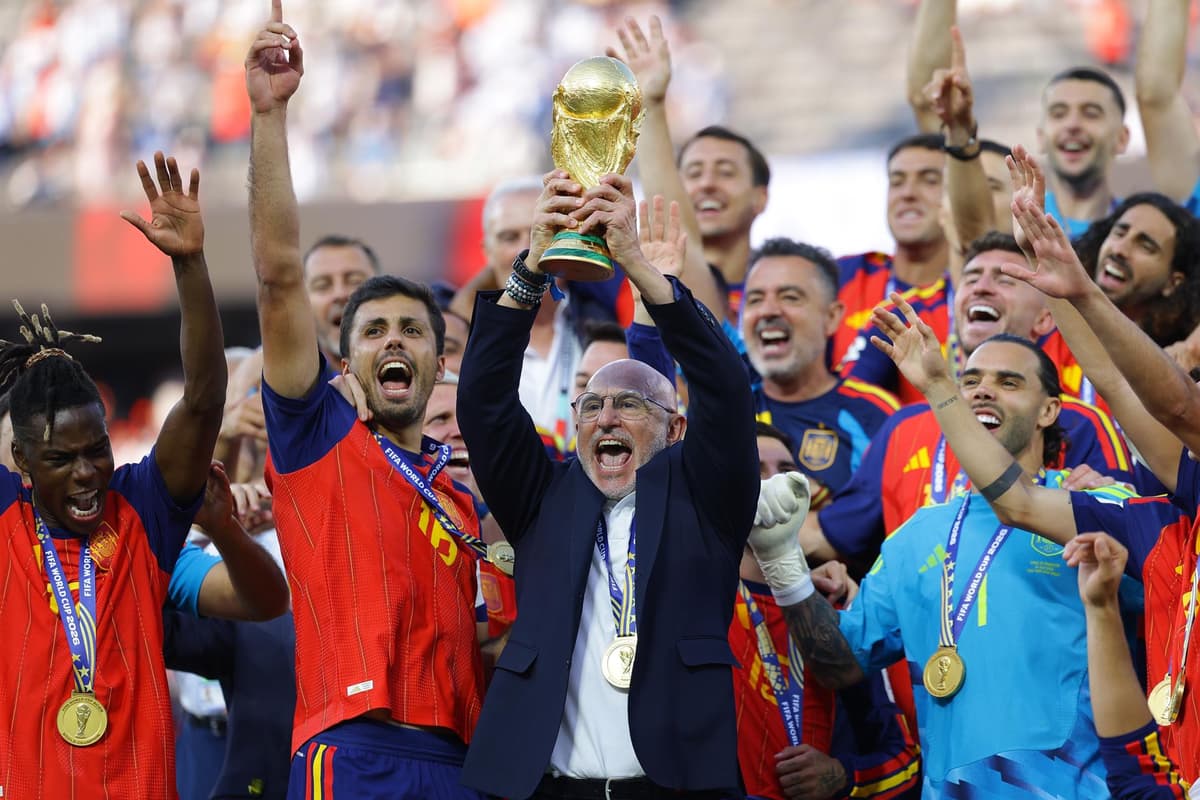 ¡NOMINADOS! El español De la Fuente y sus cuatro rivales buscan el Balón de Oro
