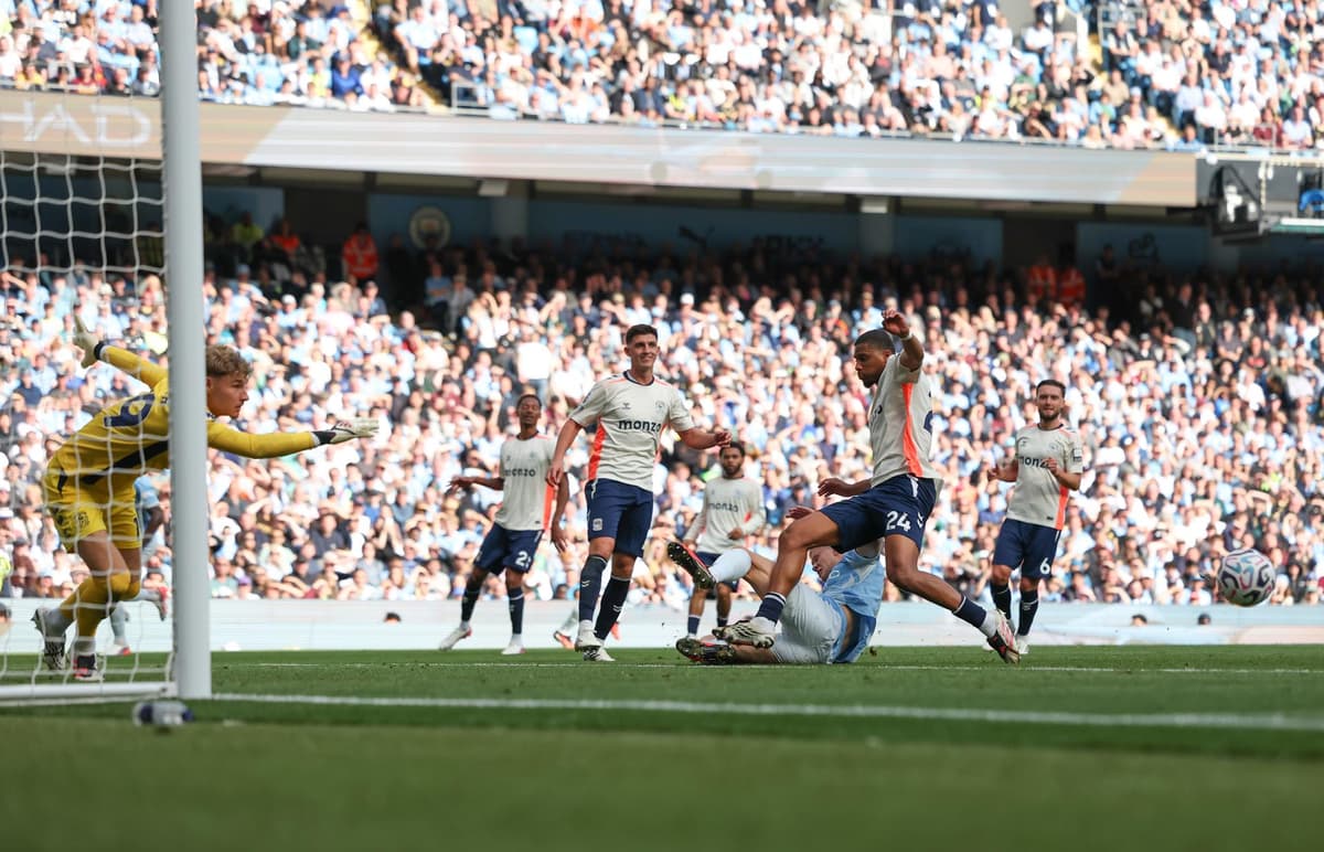 1-0. Haaland y Donnarumma resguardan al City de Maresca