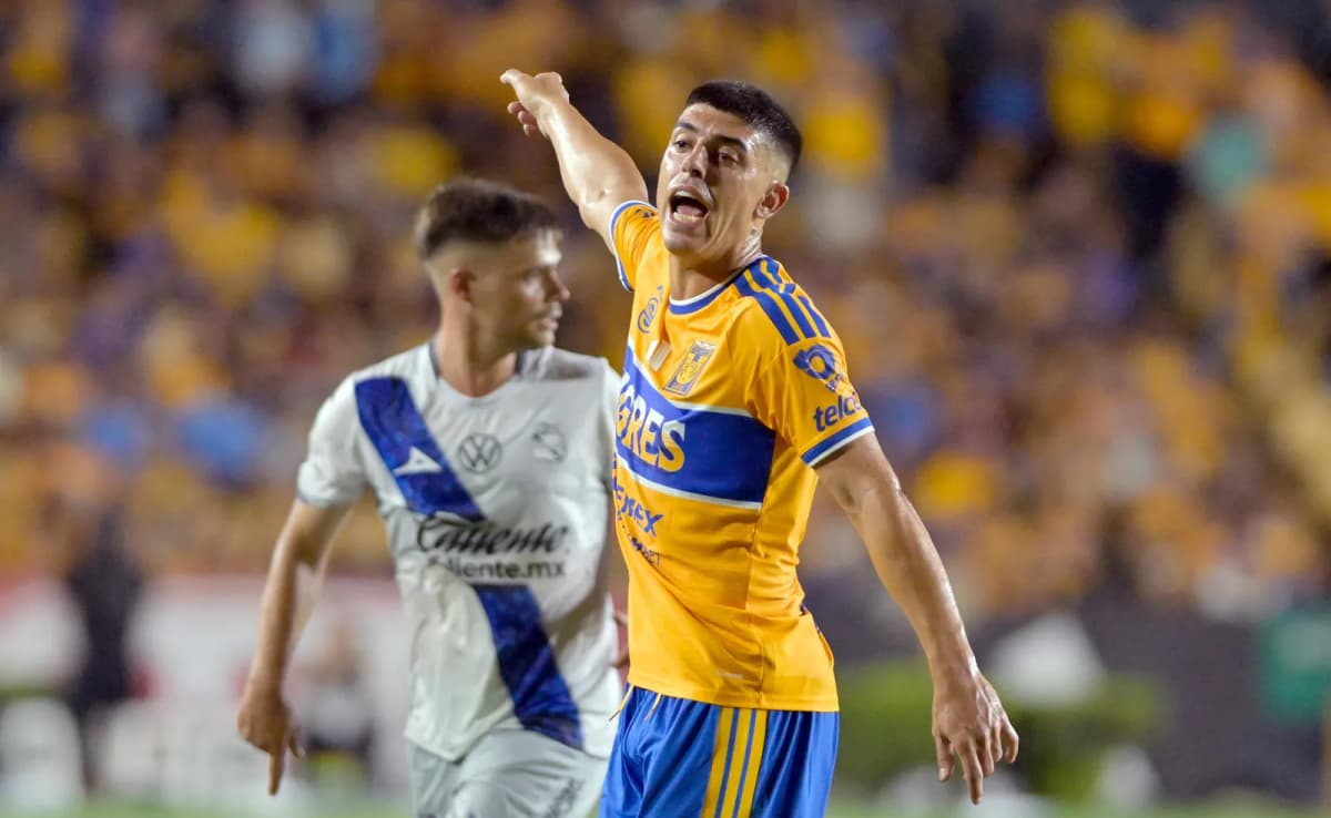 Juan Brunetta reacciona durante el partido entre Tigres UANL y Puebla por el Apertura 2026 de la Liga MX