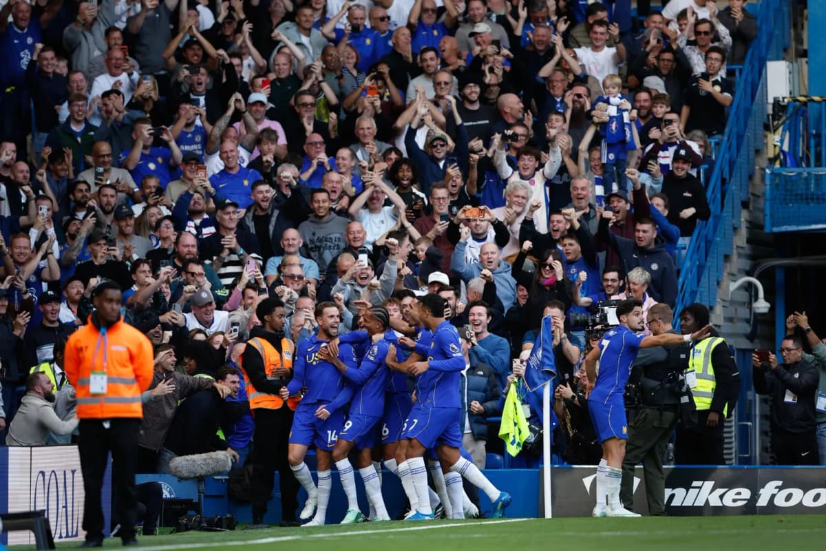 Chelsea golea al Bournemouth: los jugadores del equipo londinense celebran un tanto durante el triunfo por 5-1 en Stamford Bridge.