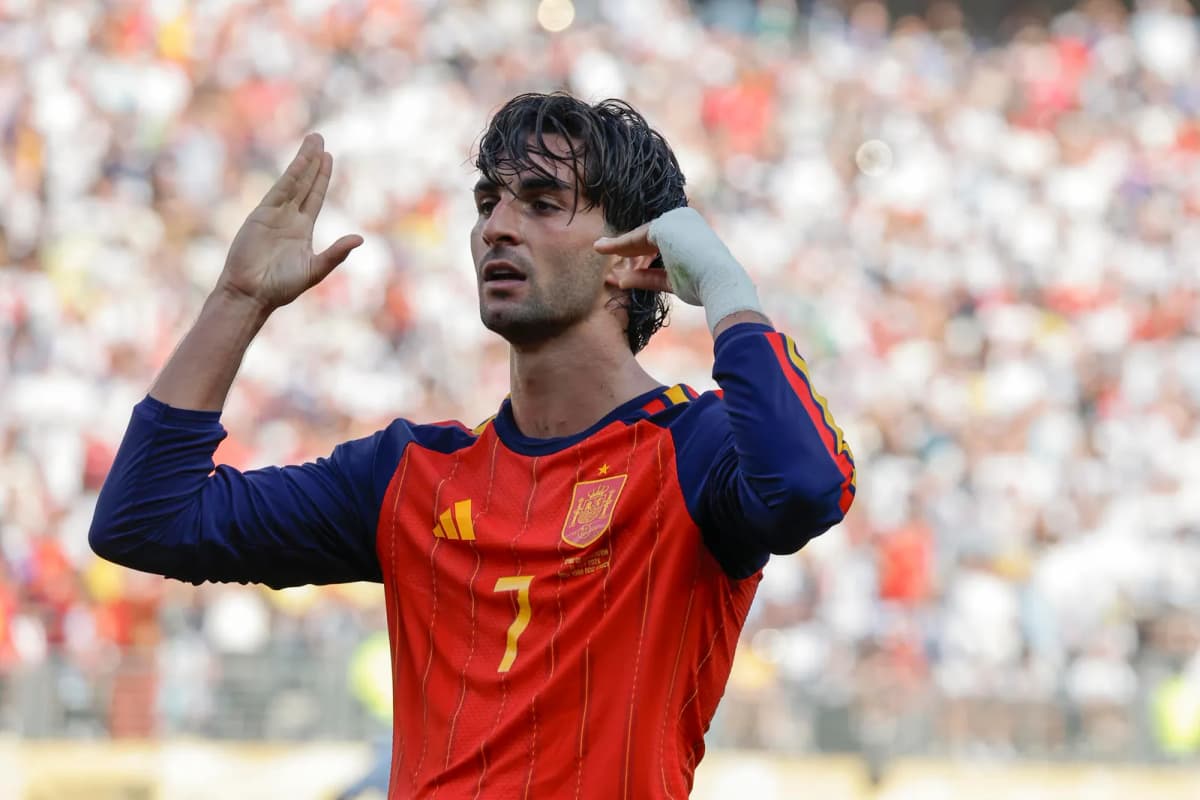 Ferran Torres celebra el gol en la final del Mundial de la FIFA 2026 que le dio el título a España frente a Argentina, en el estadio MetLife en East…