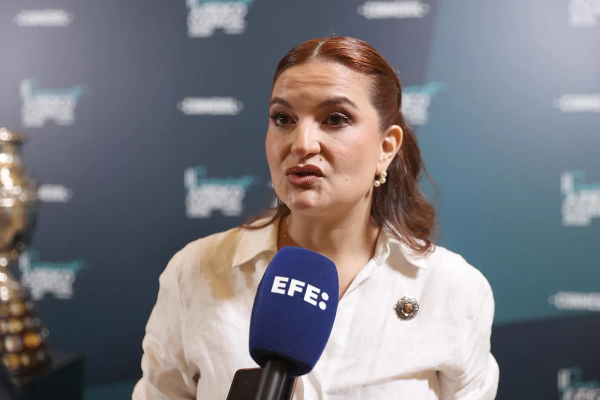 Cecilia Fernández, especialista en propiedad intelectual de la Conmebol, durante el Simposio Jurídico y Comercial 2026 en Paraguay.