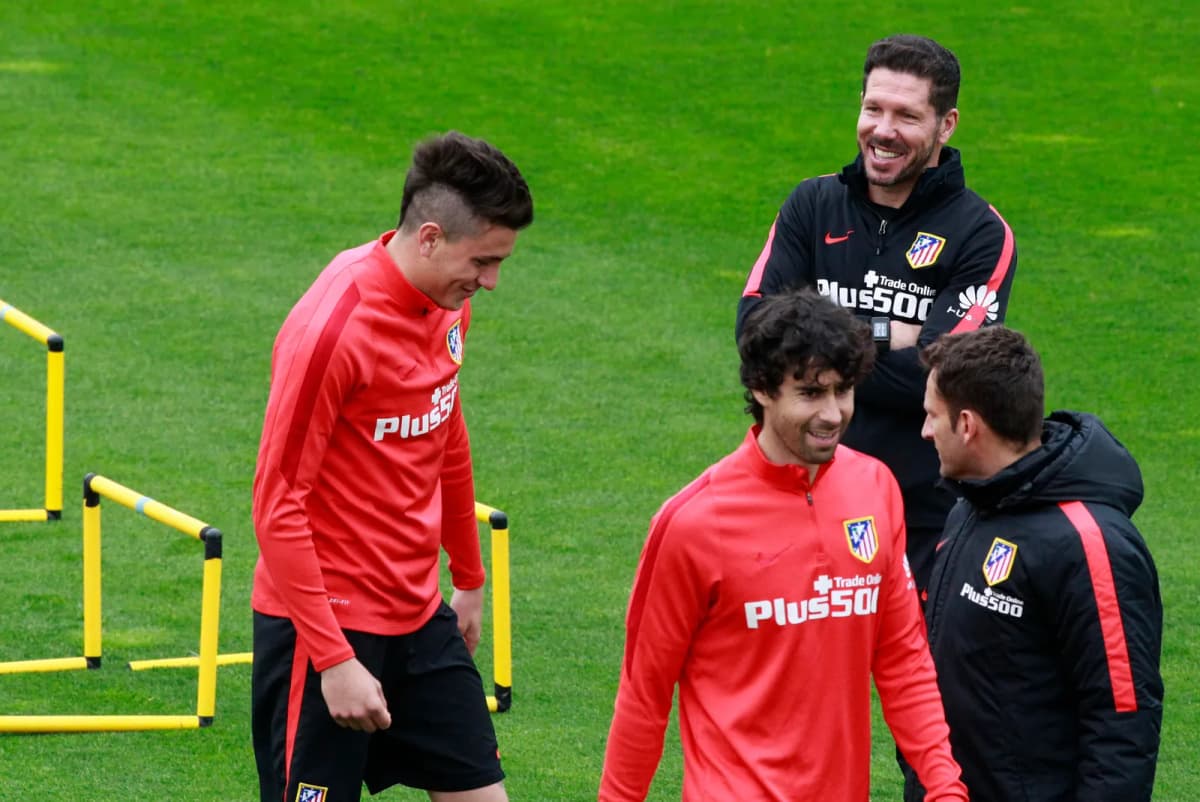 Diego Simeone y el uruguayo José María Giménez durante una imagen de archivo vinculada a su etapa en el Atlético de Madrid.