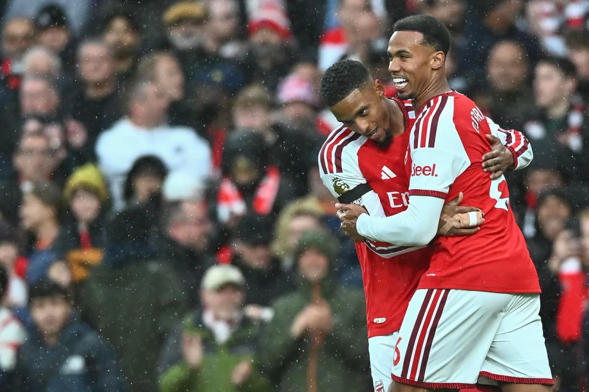 Arsenal vence al Everton: el Arsenal celebra su triunfo 2-0 en el Emirates Stadium durante la jornada ocho de la Premier League.