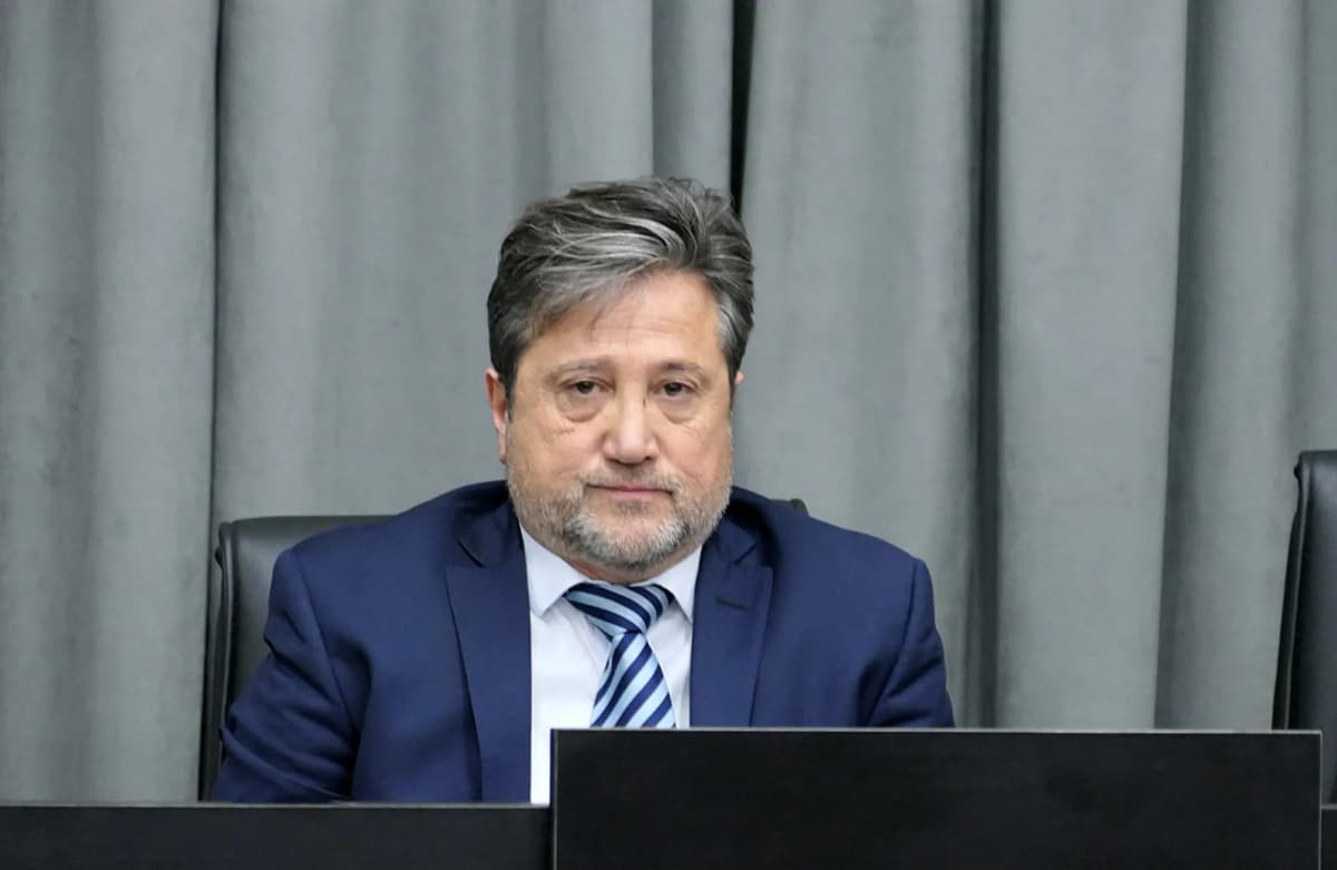 El juez argentino Alberto Gaig durante el juicio por la muerte de Diego Armando Maradona, que llegará a sentencia el 22 de diciembre.