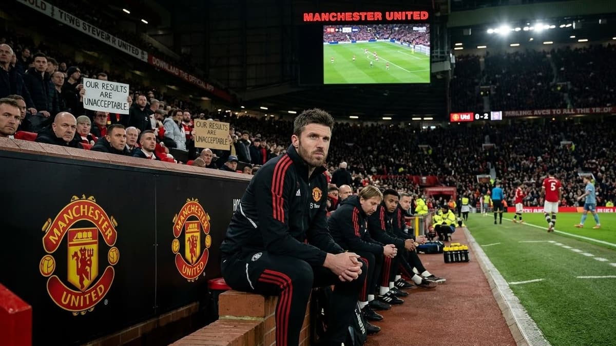 Michael Carrick, entrenador del Manchester United, durante un partido en una temporada marcada por los malos resultados del equipo inglés.