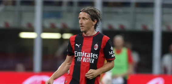 Milan empata con Sassuolo 1-1 en la Serie A, en un partido en el que Luka Modric mejoró el juego milanista tras el descanso.