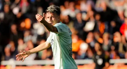 Jugadores del Lorient celebran ante el Mónaco durante el partido de la Ligue 1 que terminó 1-0.