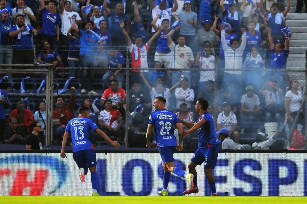 El mundialista mexicano Antuna le da triunfo a Cruz Azul en el estadio del Puebla