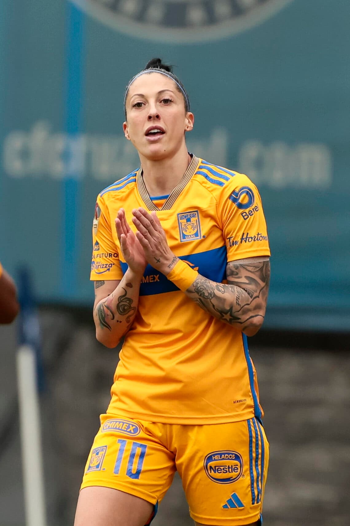El líder Tigres, con la española Jenni Hermoso, recibe al Guadalajara en esperado duelo en México