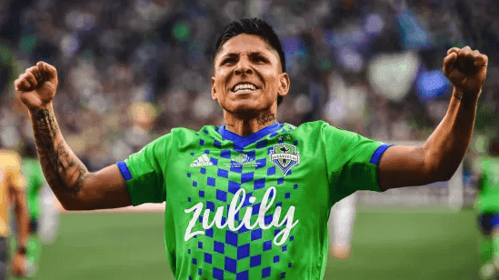El peruano Ruidíaz firma golazo desde 50 metros en la victoria de los Sounders