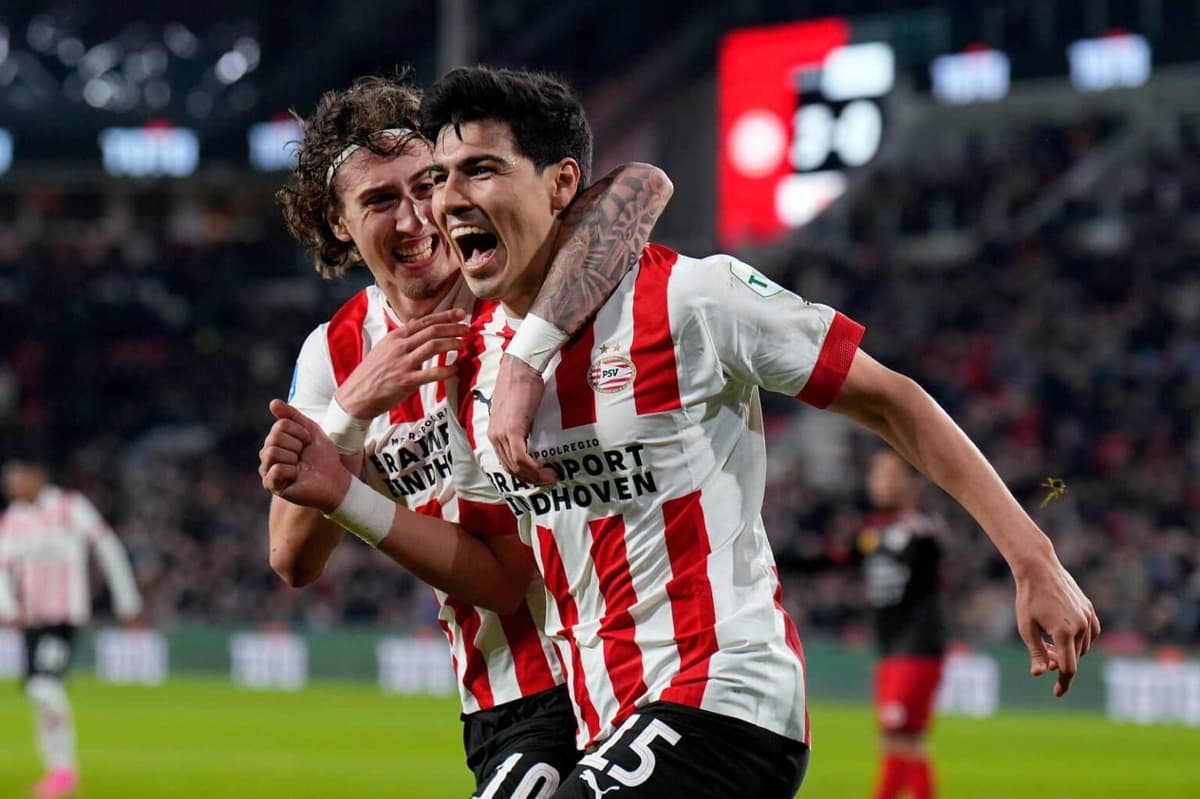 0-2. EL PSV del mexicano Lozano da otro paso hacia el título