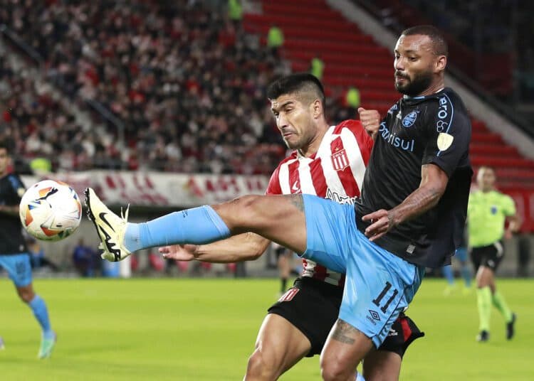 0-1. Gremio suma sus primeros 3 puntos con 10 jugadores, pero sigue en el sótano