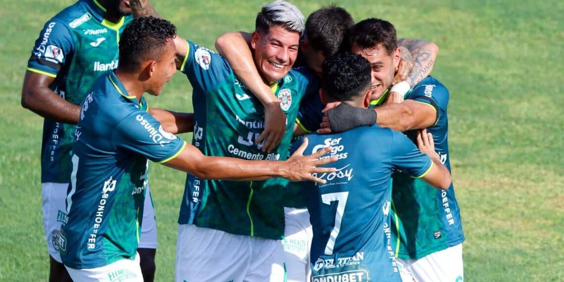Argentinos y panameños, se instalan en la final en Honduras