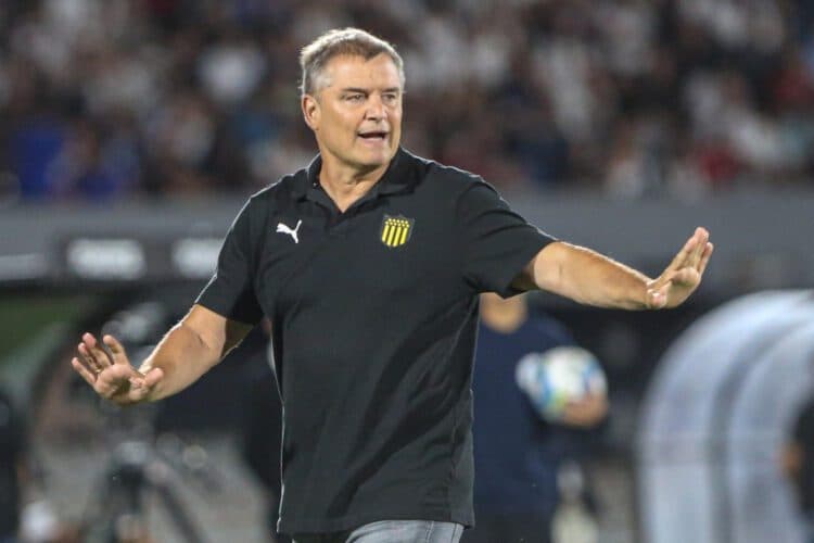 Peñarol cambia el chip y quiere acercarse al título
