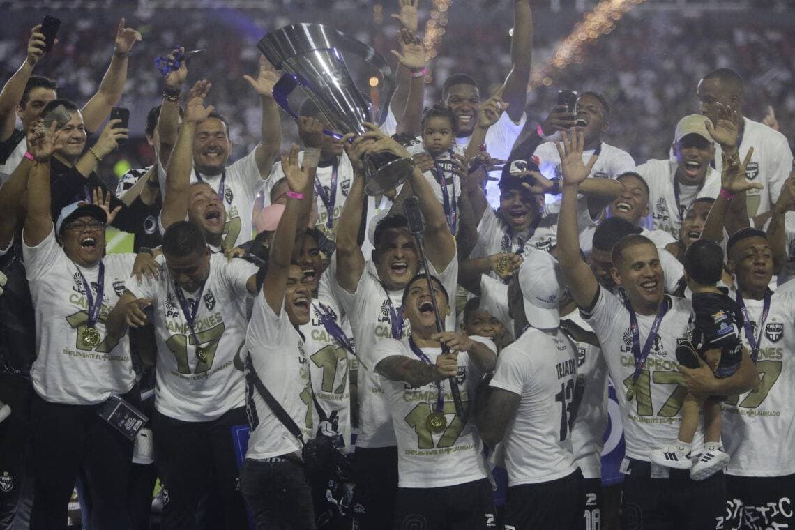 Colombianos se coronan campeones en la Liga de Panamá