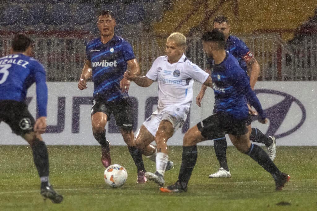 Huachipato y un Carabobo con ventaja definen pase a tercera fase previa de la Libertadores