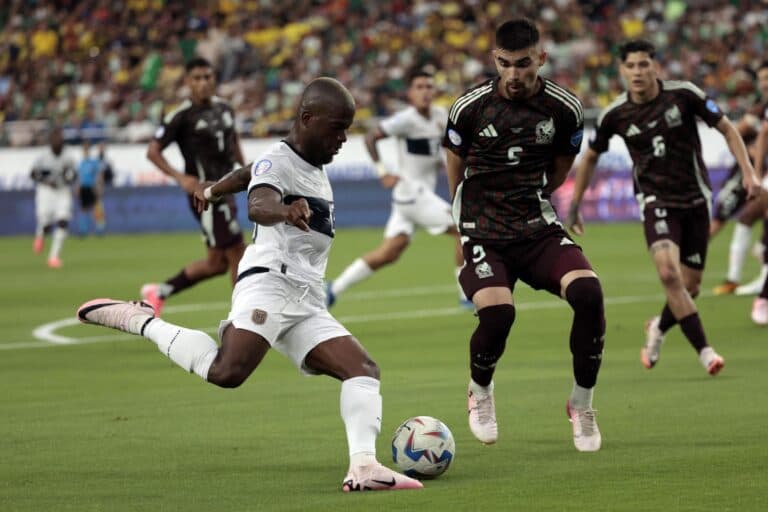 Ecuatoriano Enner Valencia: «Sufrimos bastante, pero también disfrutamos»