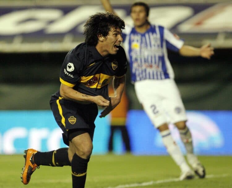 El central chileno Gary Medel cambia al Vasco da Gama por Boca Juniors