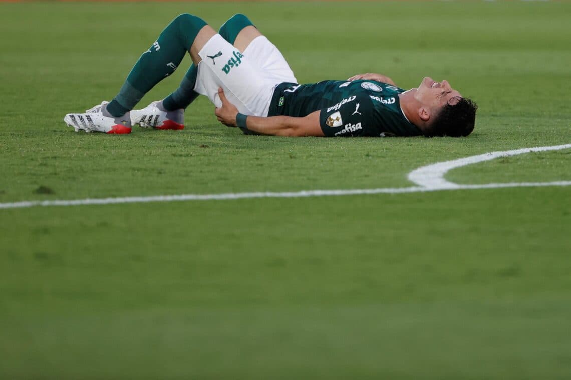 El uruguayo Piquerez sufre una grave lesión y puede perder el resto del año con Palmeiras