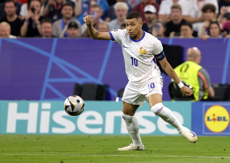 El Real Madrid ya vende las camisetas de Mbappé con demoras de cuatro a seis semanas