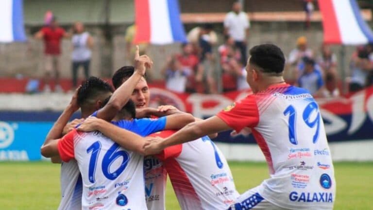 El Firpo con ataque brasileño toma el liderato de la Liga de El Salvador