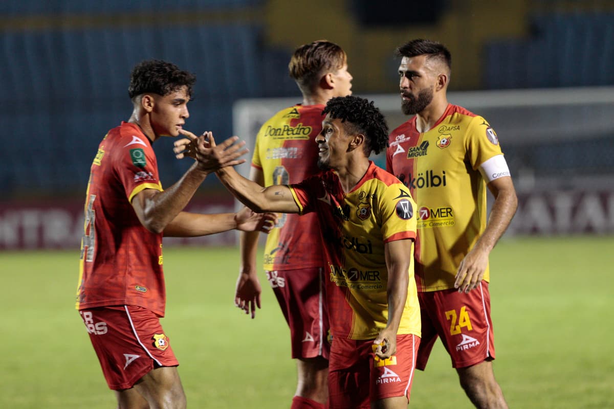 Más de seis goles extranjeros en la fecha 18 en Costa Rica