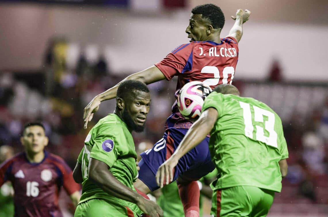 Costa Rica, con sus figuras europeas quiere meterse en semifinales